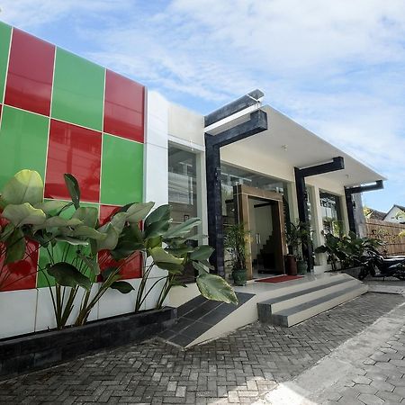 Malioboro Garden Hotel Γιογκιακάρτα Εξωτερικό φωτογραφία