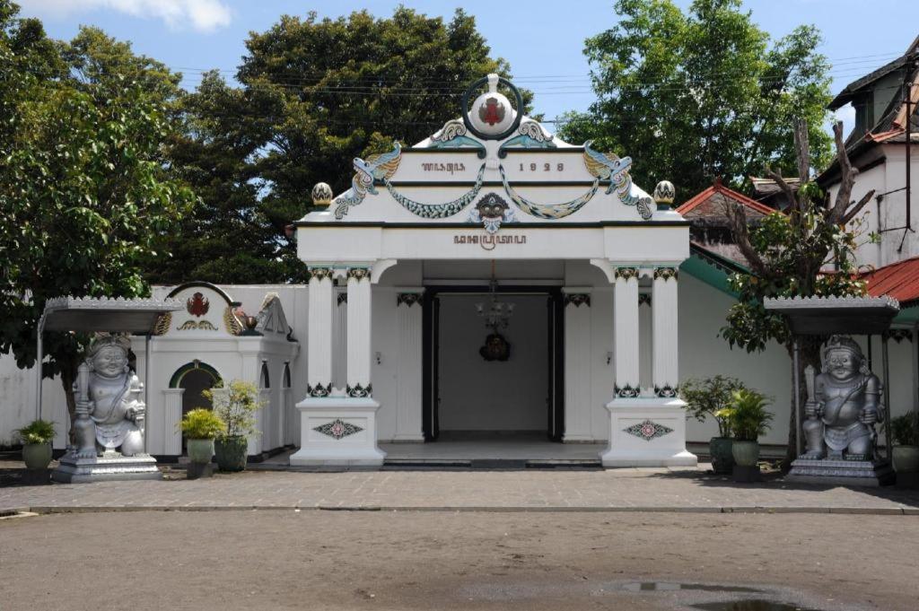 Malioboro Garden Hotel Γιογκιακάρτα Εξωτερικό φωτογραφία