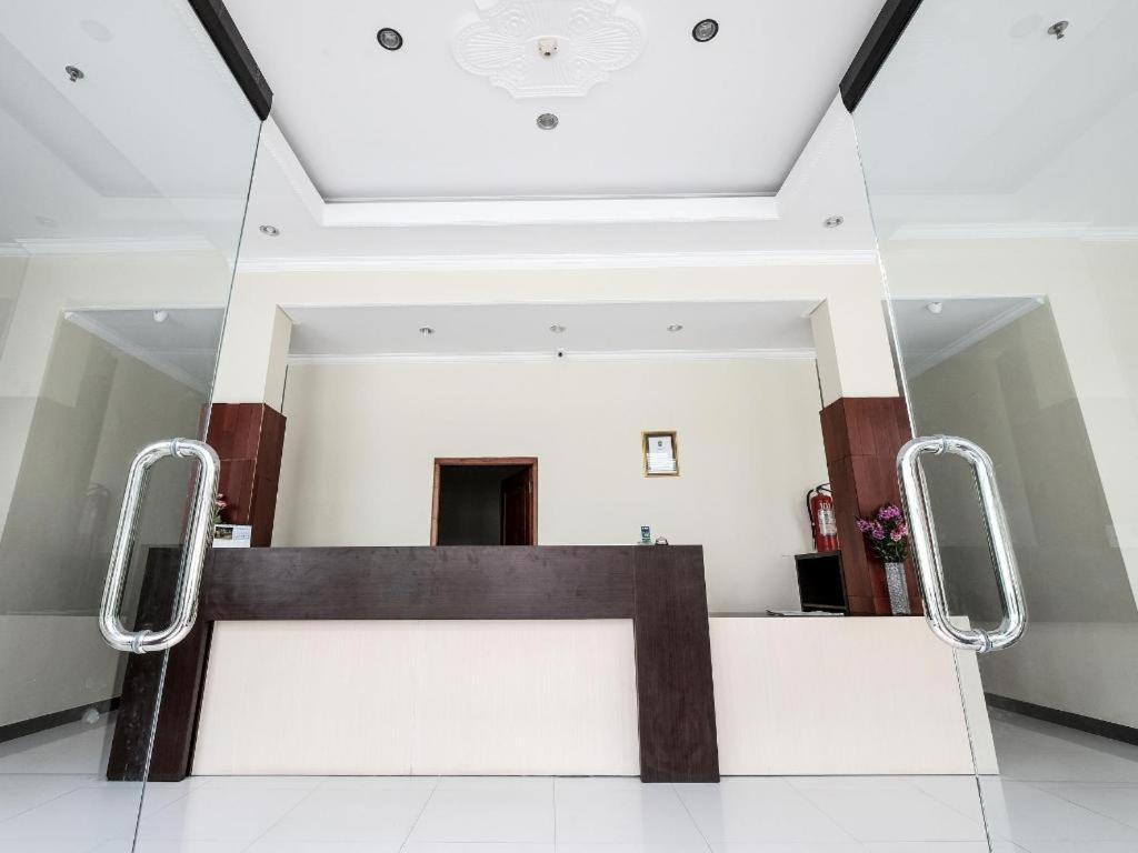 Malioboro Garden Hotel Γιογκιακάρτα Εξωτερικό φωτογραφία