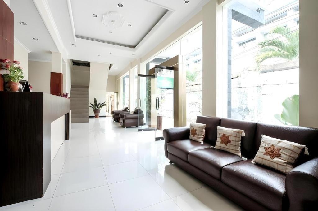 Malioboro Garden Hotel Γιογκιακάρτα Εξωτερικό φωτογραφία