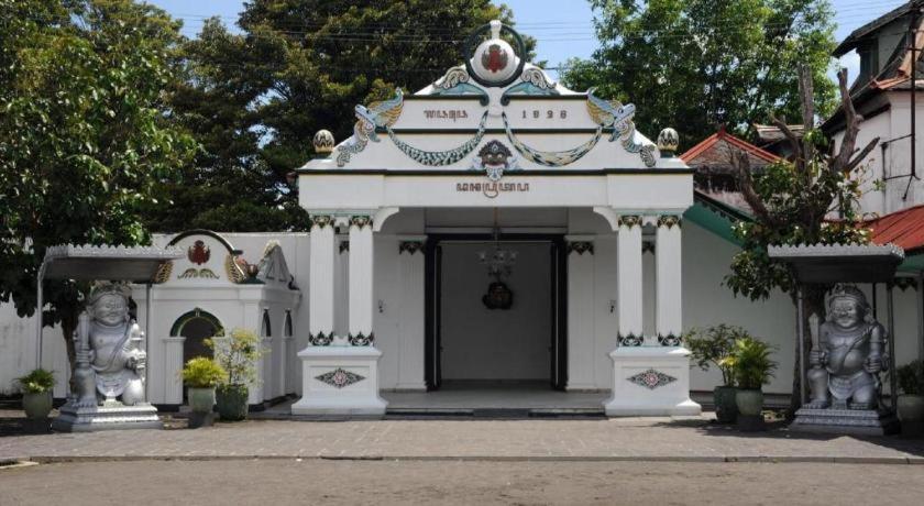 Malioboro Garden Hotel Γιογκιακάρτα Εξωτερικό φωτογραφία
