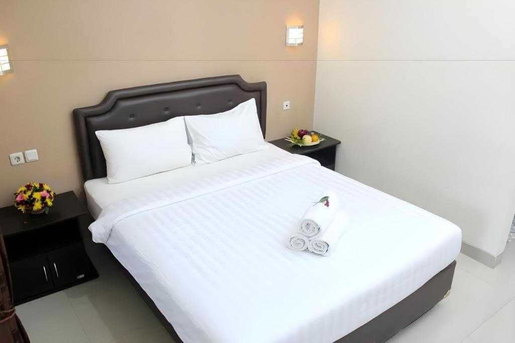 Malioboro Garden Hotel Γιογκιακάρτα Εξωτερικό φωτογραφία