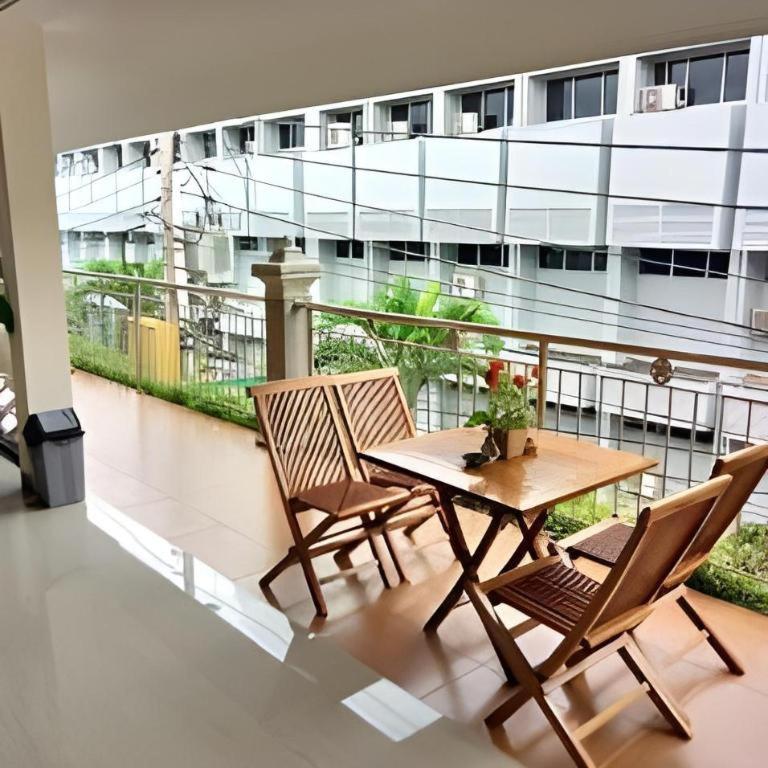Malioboro Garden Hotel Γιογκιακάρτα Εξωτερικό φωτογραφία