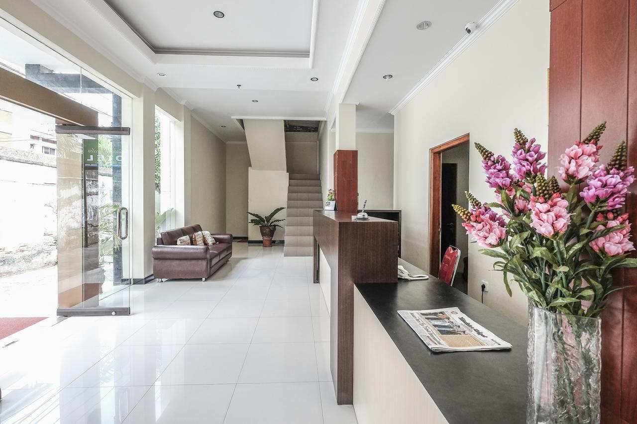 Malioboro Garden Hotel Γιογκιακάρτα Εξωτερικό φωτογραφία