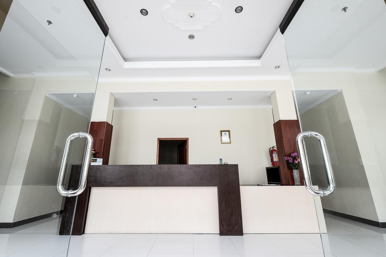 Malioboro Garden Hotel Γιογκιακάρτα Εξωτερικό φωτογραφία